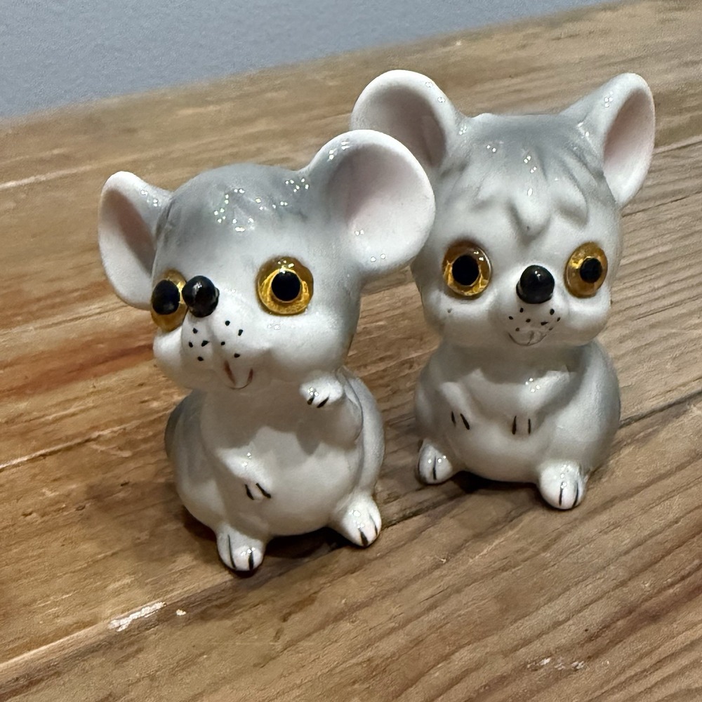 Vintage Ceramic Mice Salt and Pepper Shakers Real Eyes Japan 1950s Gray 26A